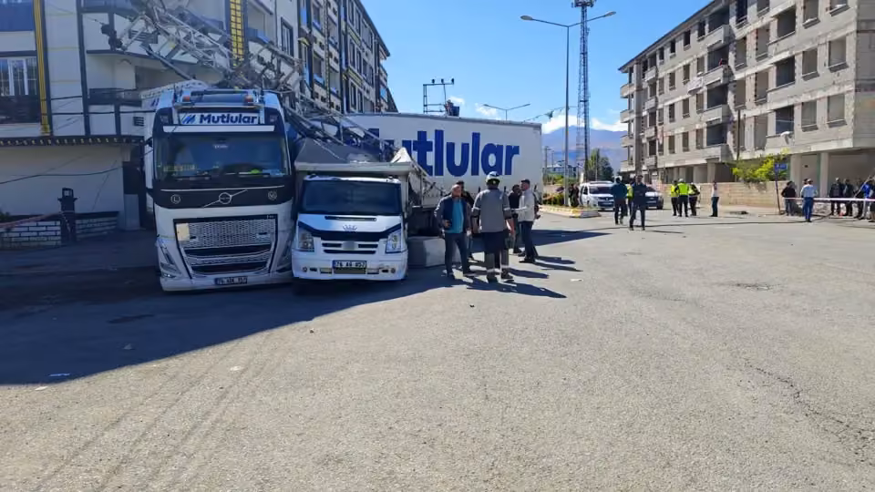 Iğdır’da tır ile hafif ticari araç arasında takip gerilimi kazayla sonuçlandı