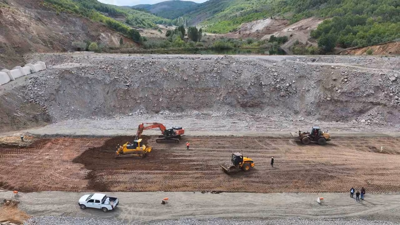 Bayburt’ta Petekli Göleti’nde çalışmalar sürüyor