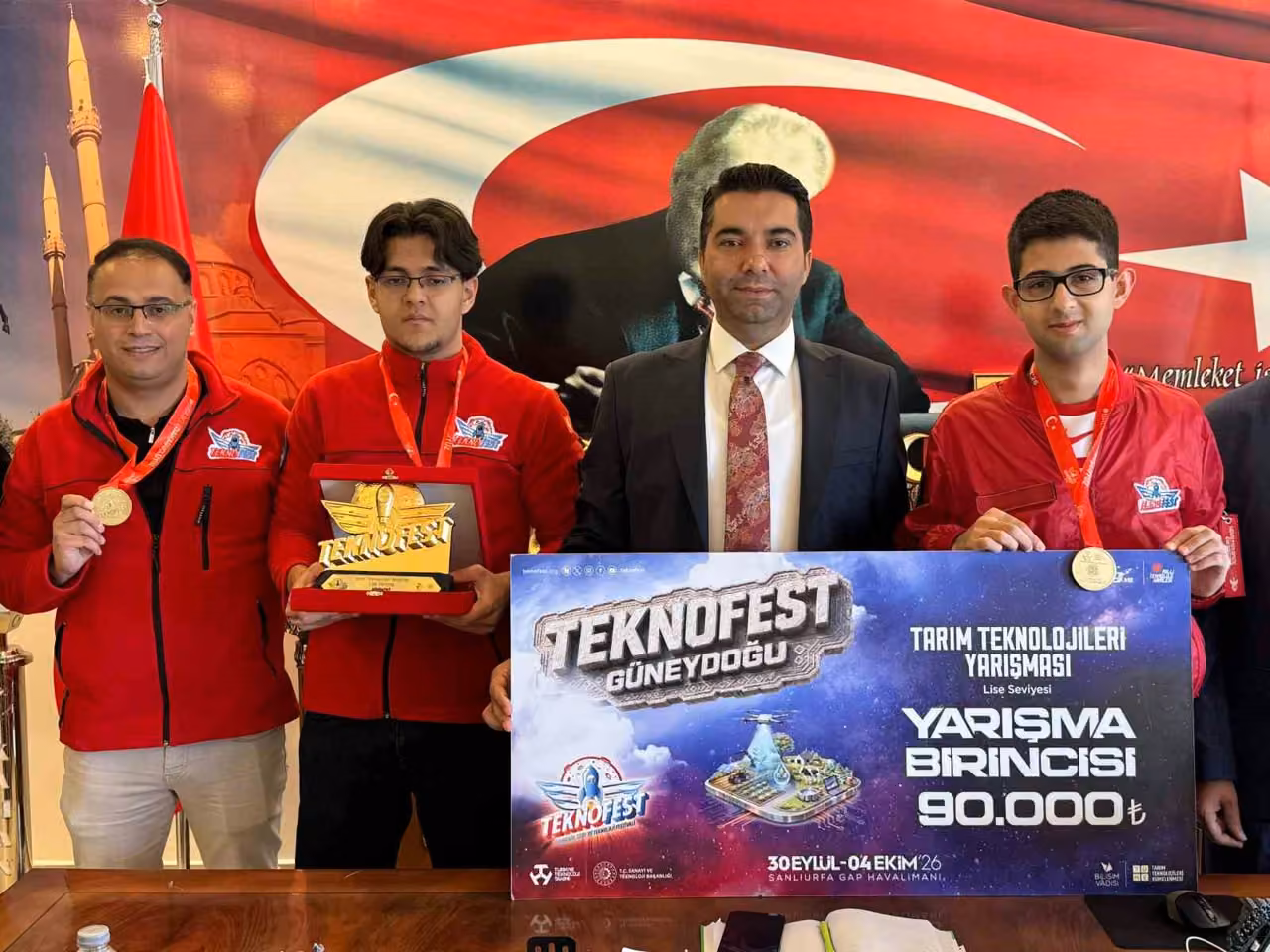Başkan Demirci teknoloji birincisi öğrencileri ağırladı
