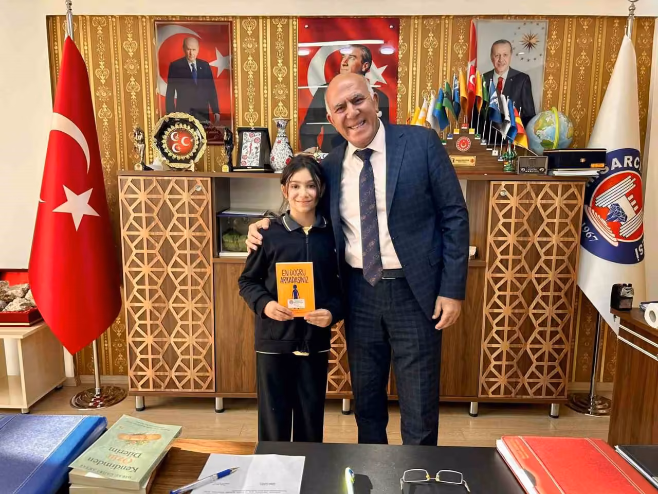 Hisarcık’ta kitap okuyan öğrenciye Başkan Demirtaş’tan destek