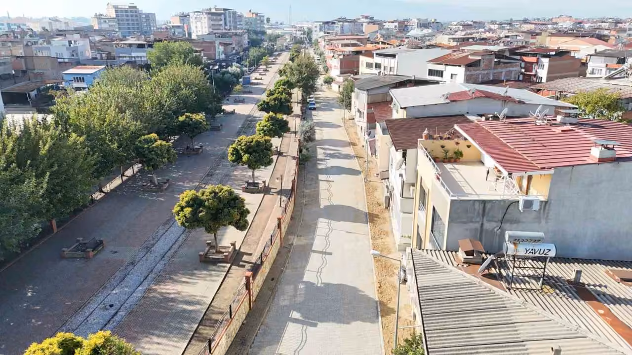 Nazilli Belediyesi’nin yol çalışmaları sürüyor