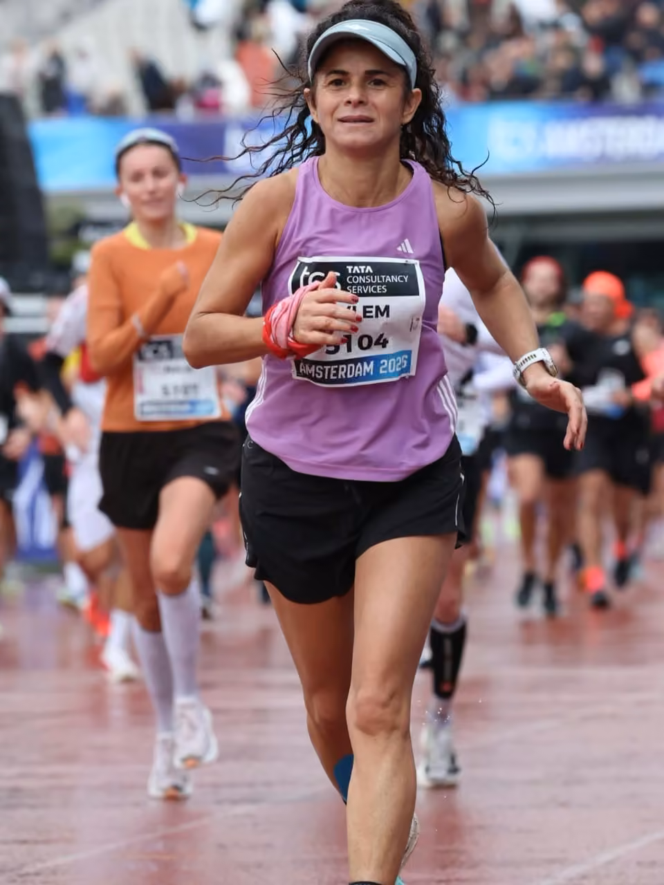 Aydınlı öğretmen 42 kilometrelik maratonu rekoruyla tamamladı
