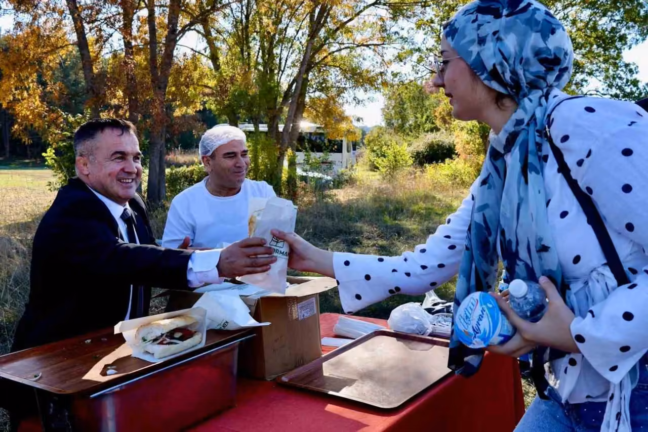 Bilecik’te gençlere köfte molası