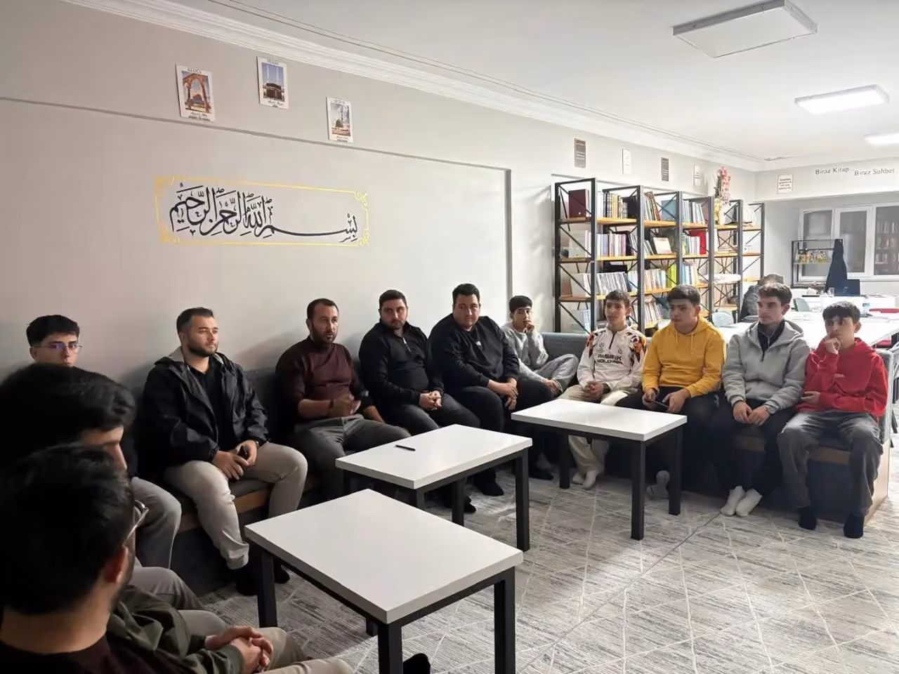 Bayburt’ta gençler Aliya İzzetbegoviç’i andı