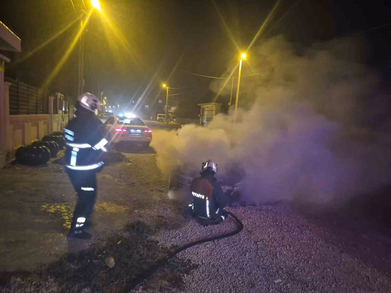 Mardin’de park halindeki otomobilde yangın