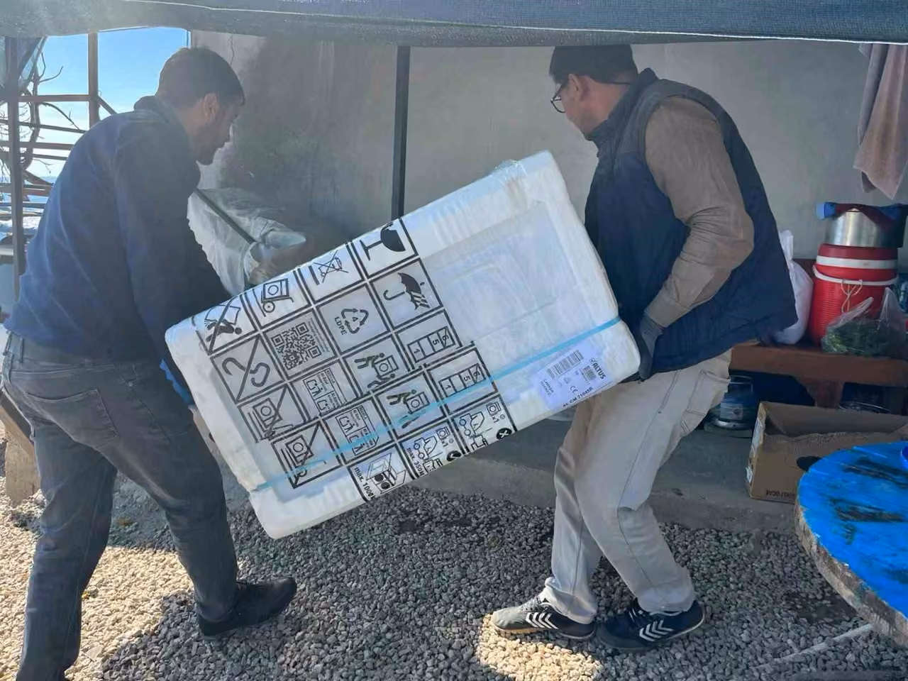 Kozan’da yangın mağdurlarına belediye desteği sürüyor
